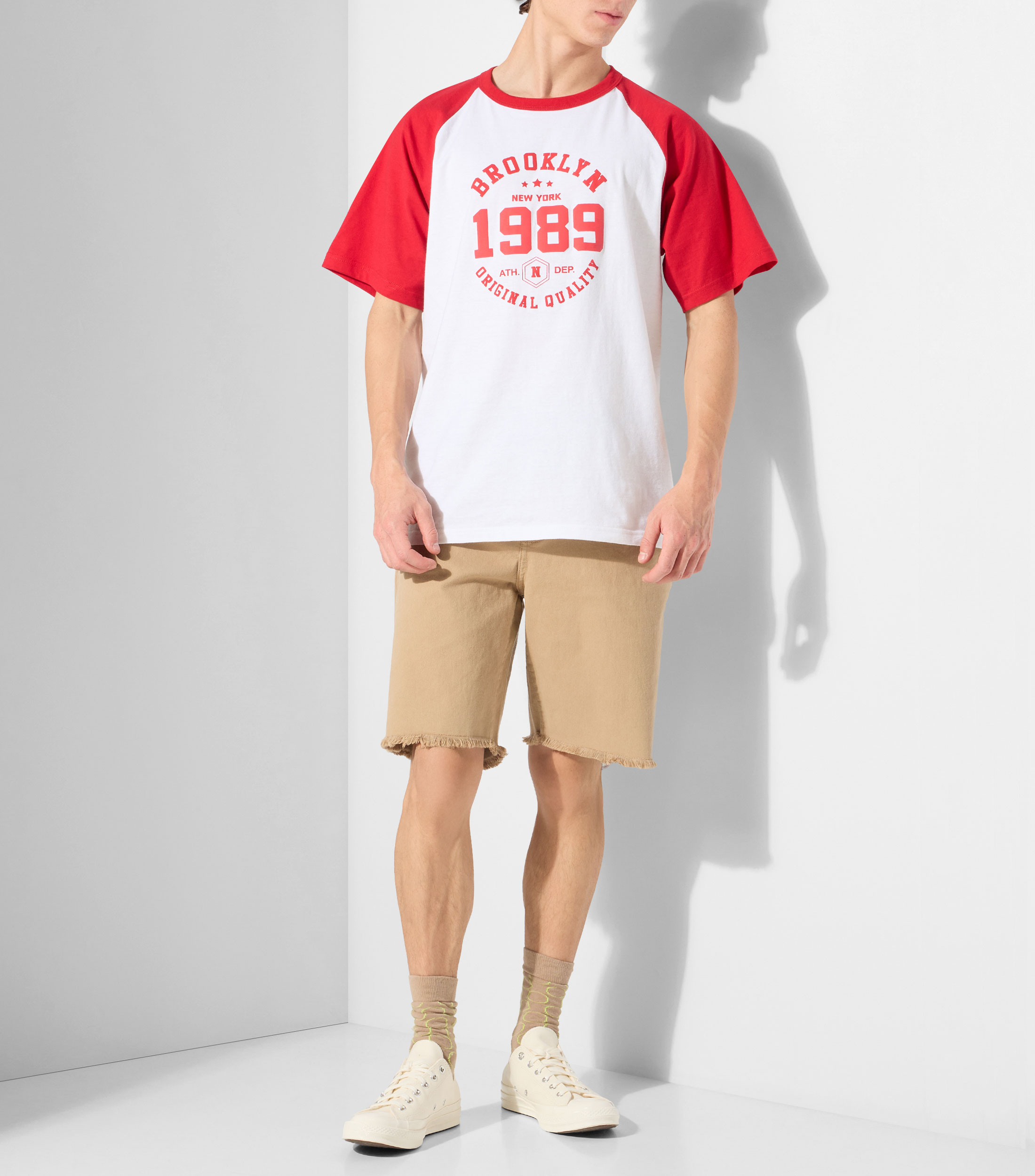 Playera de cuello redondo con manga corta estampada Hombre